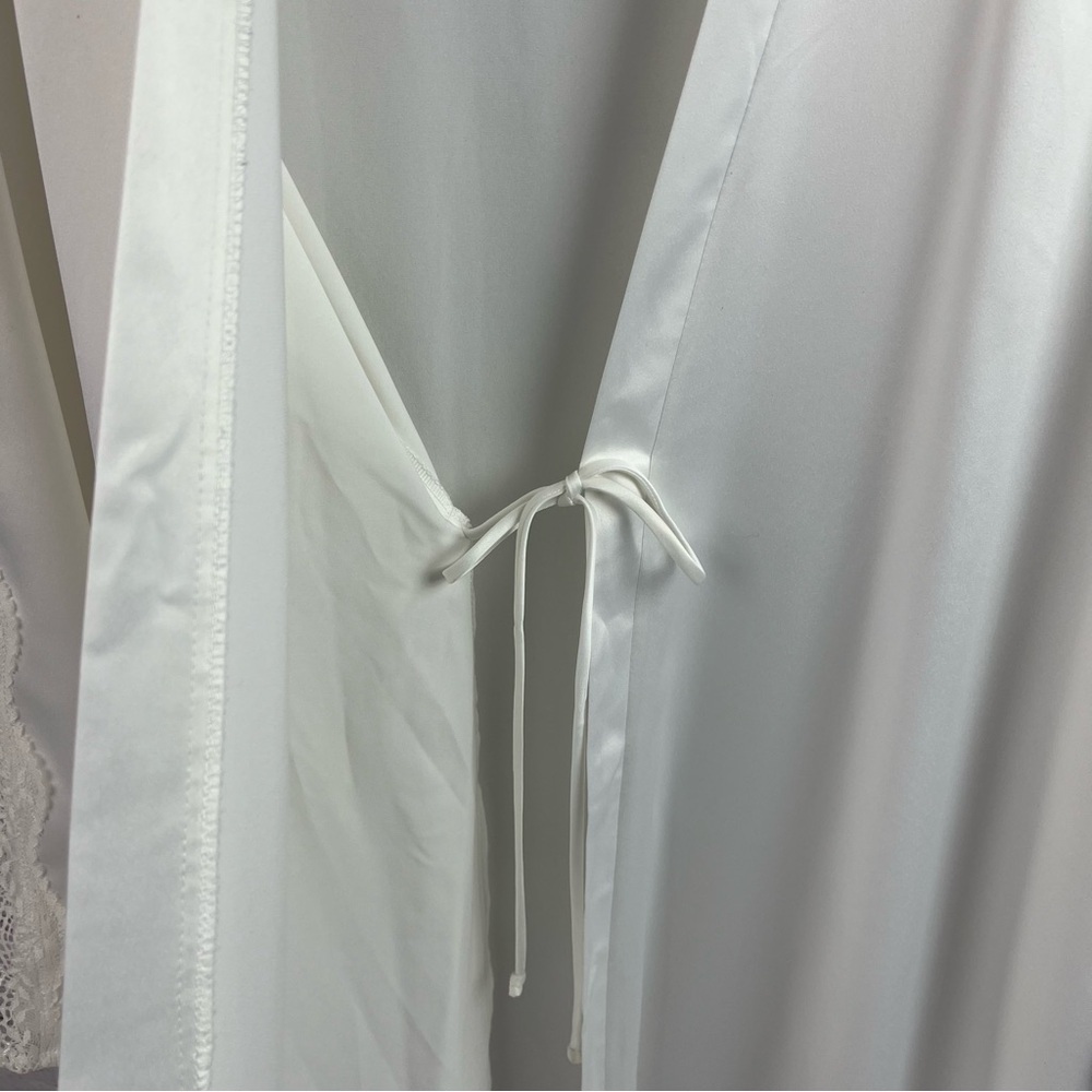 In Bloom by Jonquil Bride Satin Robe Ivory Lace Sleeves Tie Belt Medium/Large - Picture 6 of 12